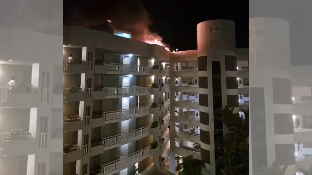 Australia helicopter crash: Pilot dies, people evacuated after chopper hits hotel roof; watch video