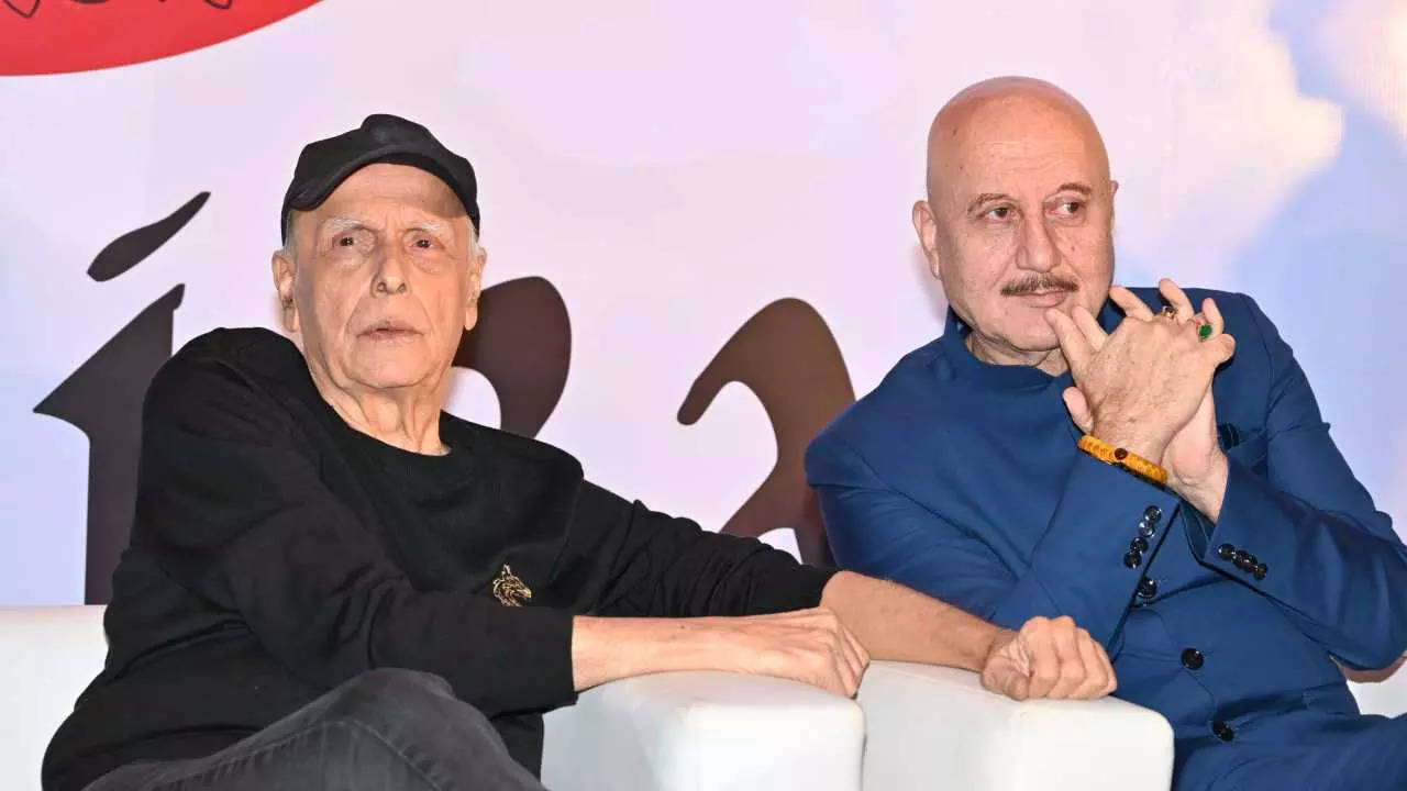 Mahesh Bhatt on Anupam Kher giving Rs 300 as guru dakshina: ‘Watching your proteges find own wings to soar is a delightful experience’ – Exclusive | Hindi Movie News