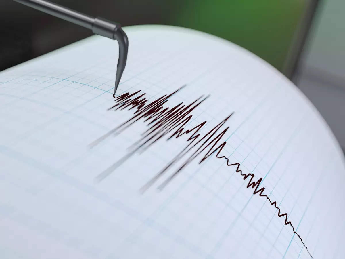 4.4 magnitude earthquake shakes LA to San Diego: Buildings sway, items fall, but no major damage