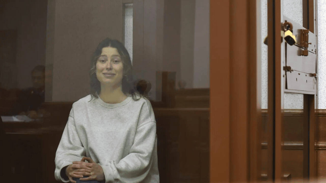 A Russian court jails US-Russian dual national for $52 donation to Kyiv