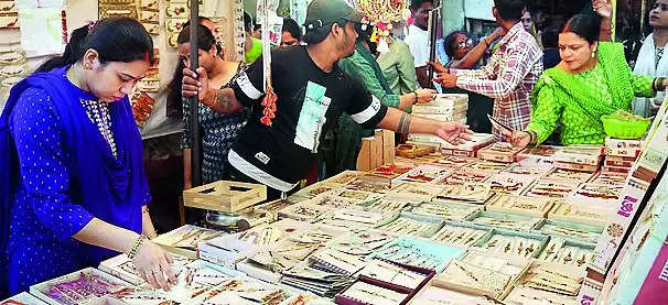 Rakhi tied to Shrawan finale, markets abuzz, security tightened