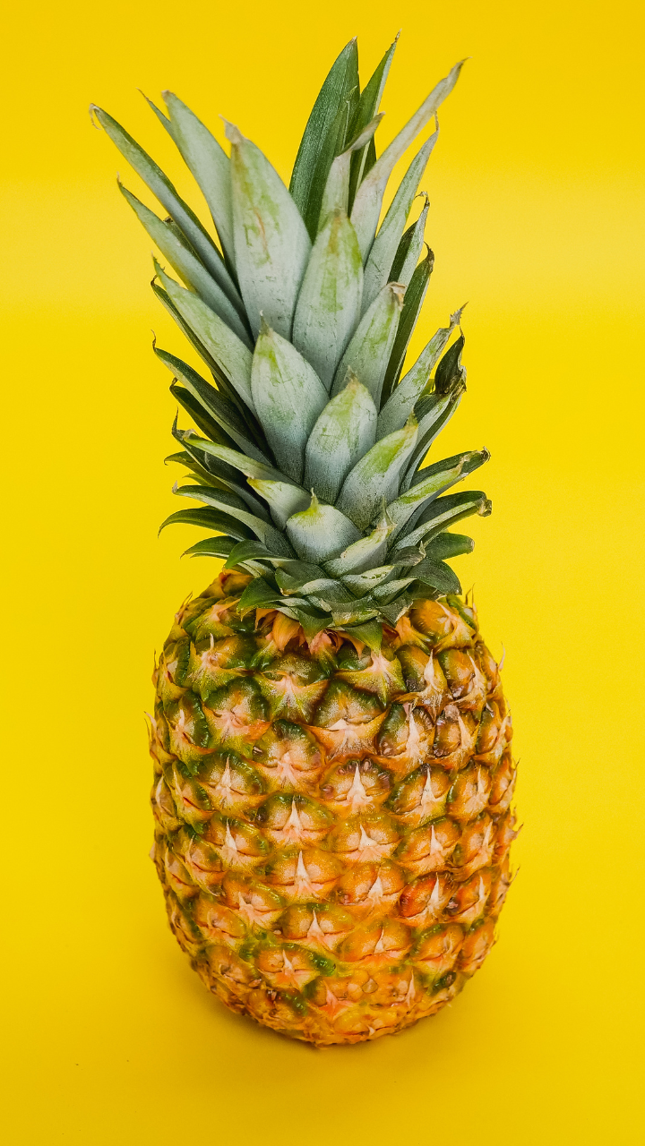 8 healthy changes that happen when we eat pineapple daily