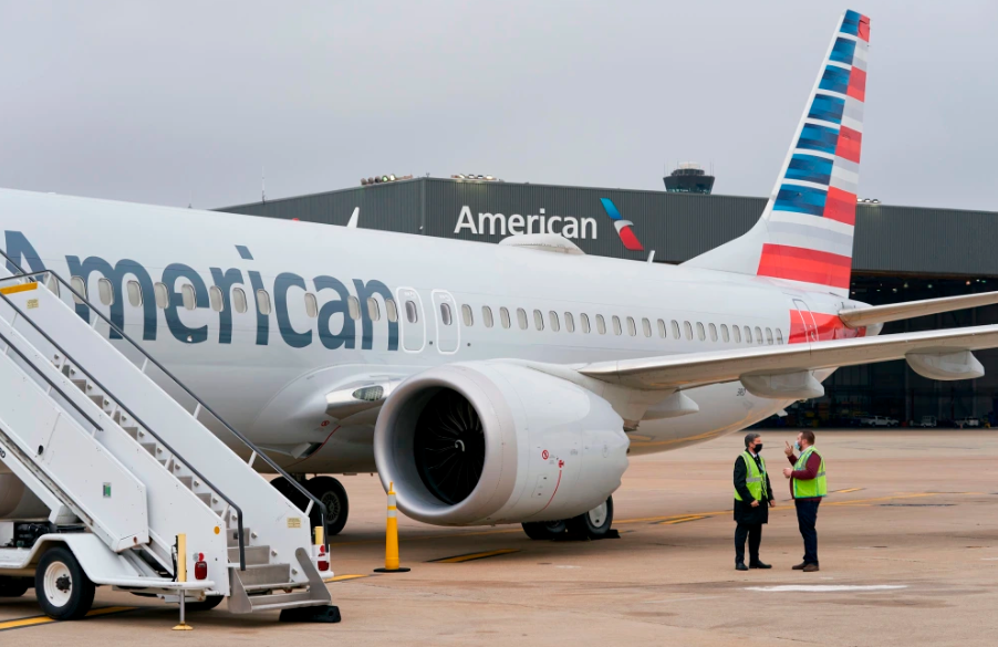 Man with 'bloody head' refused to deboard American Airlines flight, arrested