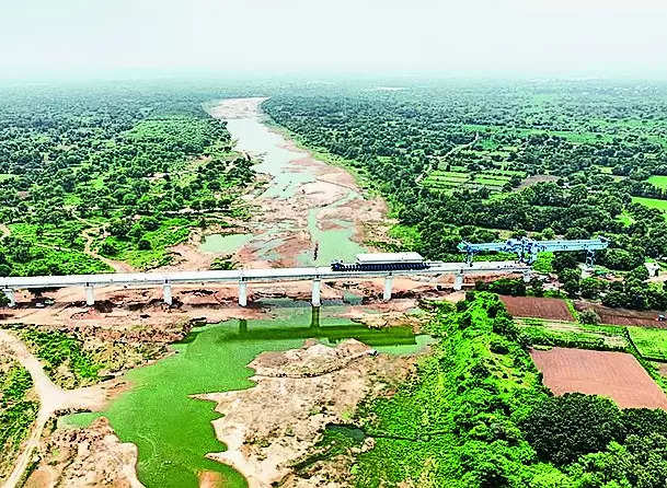 280m bridge over Vatrak for bullet train completed