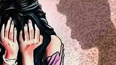 Man molests 34-year-old on skywalk in Mumbai's Kurla, beaten up