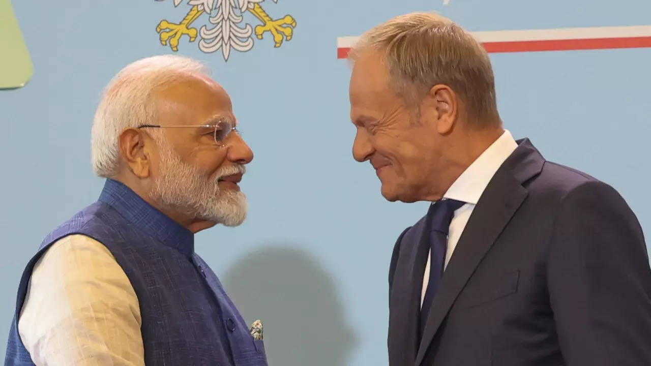 PM Modi, Tusk discuss impact of Ukraine war on food security