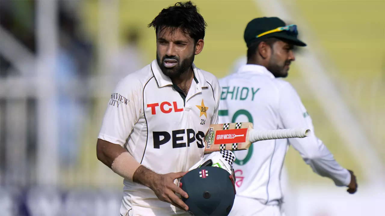 Controversy as Pak declare innings with Rizwan 29 runs short of 200