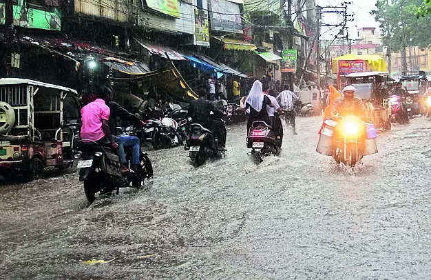 Heavy showers lash city, several areas inundated