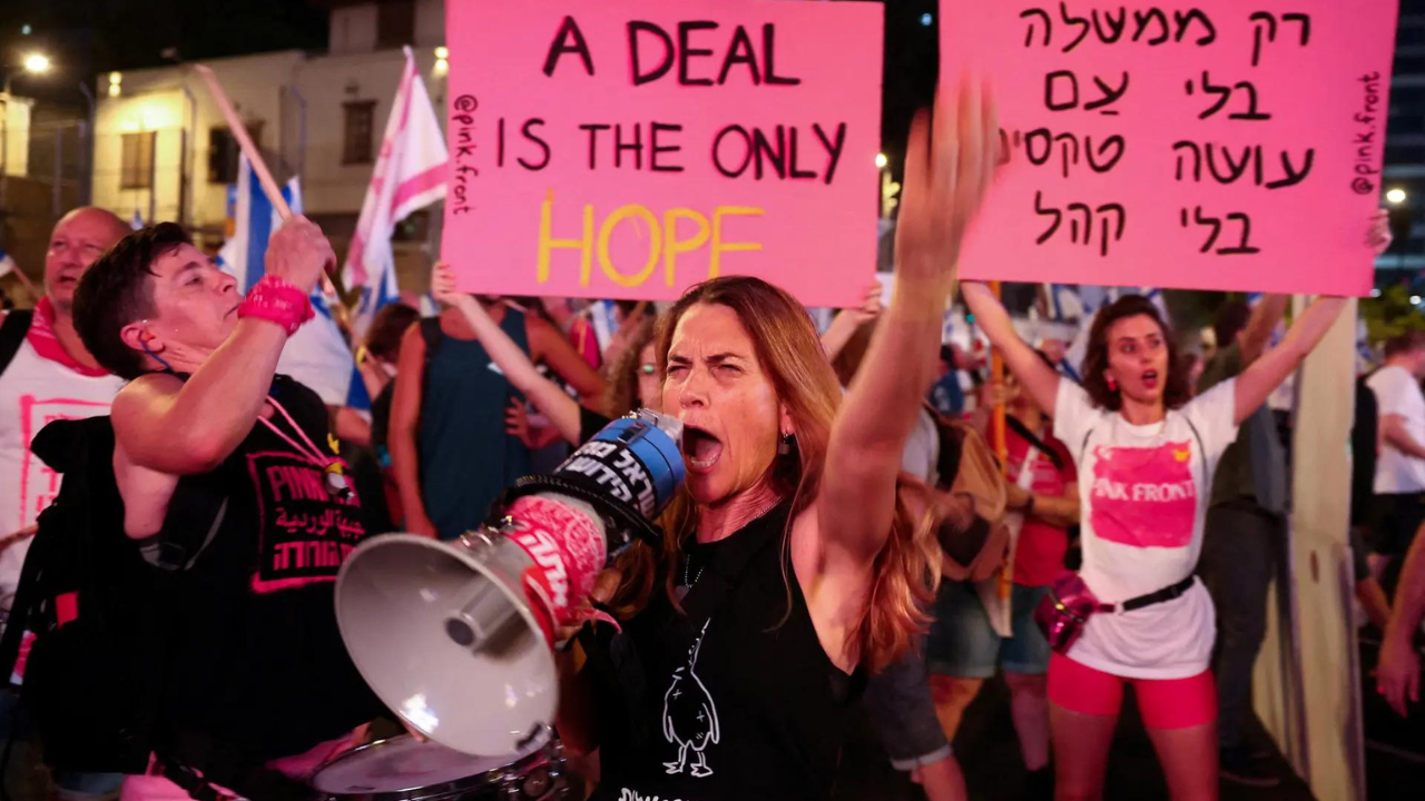 Israelis demand hostages’ release in protest against Netanyahu's government in Tel Aviv