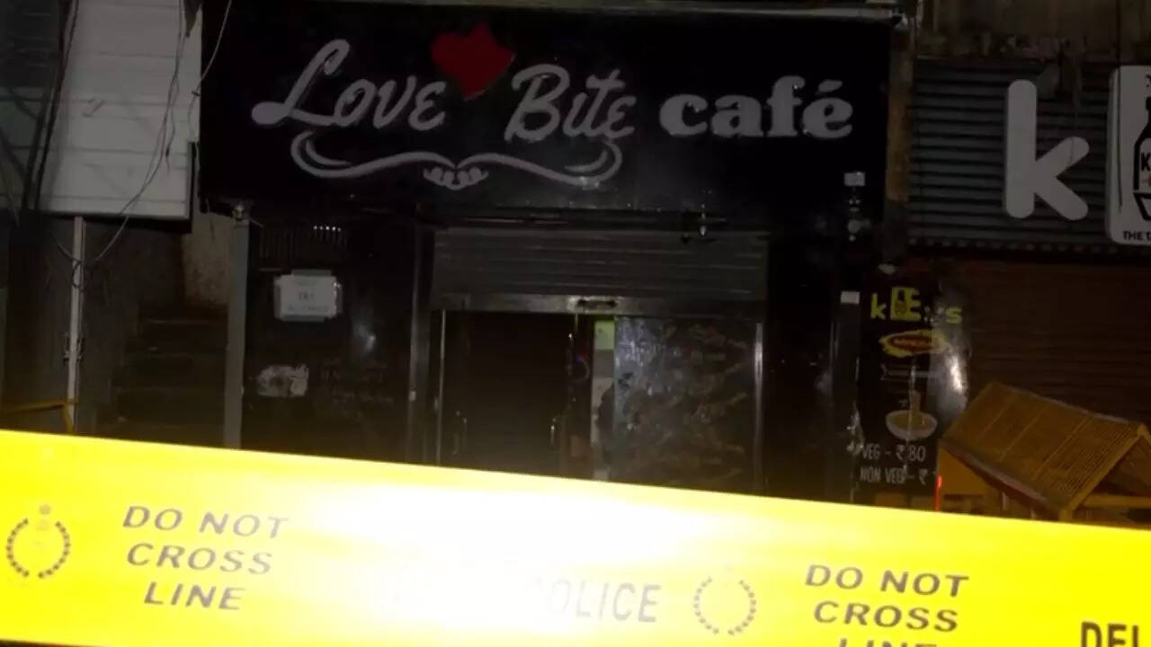 Bullets fly in south Delhi pub over sitting arrangement, one held