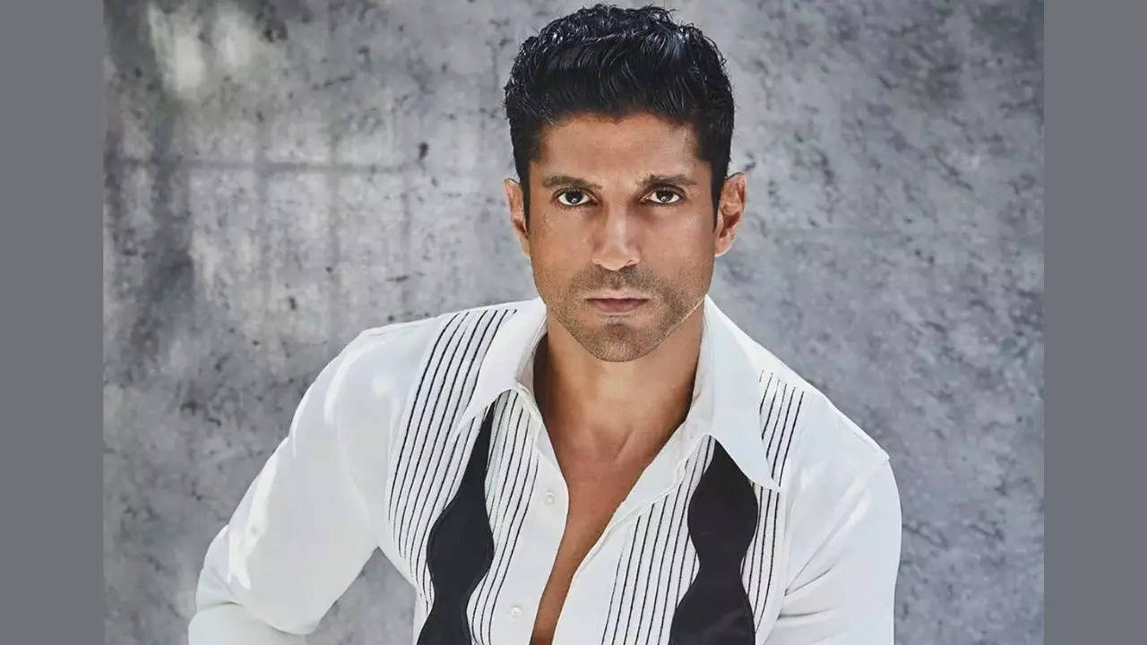 Farhan Akhtar recalls time when he was 'aimless' and started drinking: ‘My mom was really worried for me’ | Filmymeet