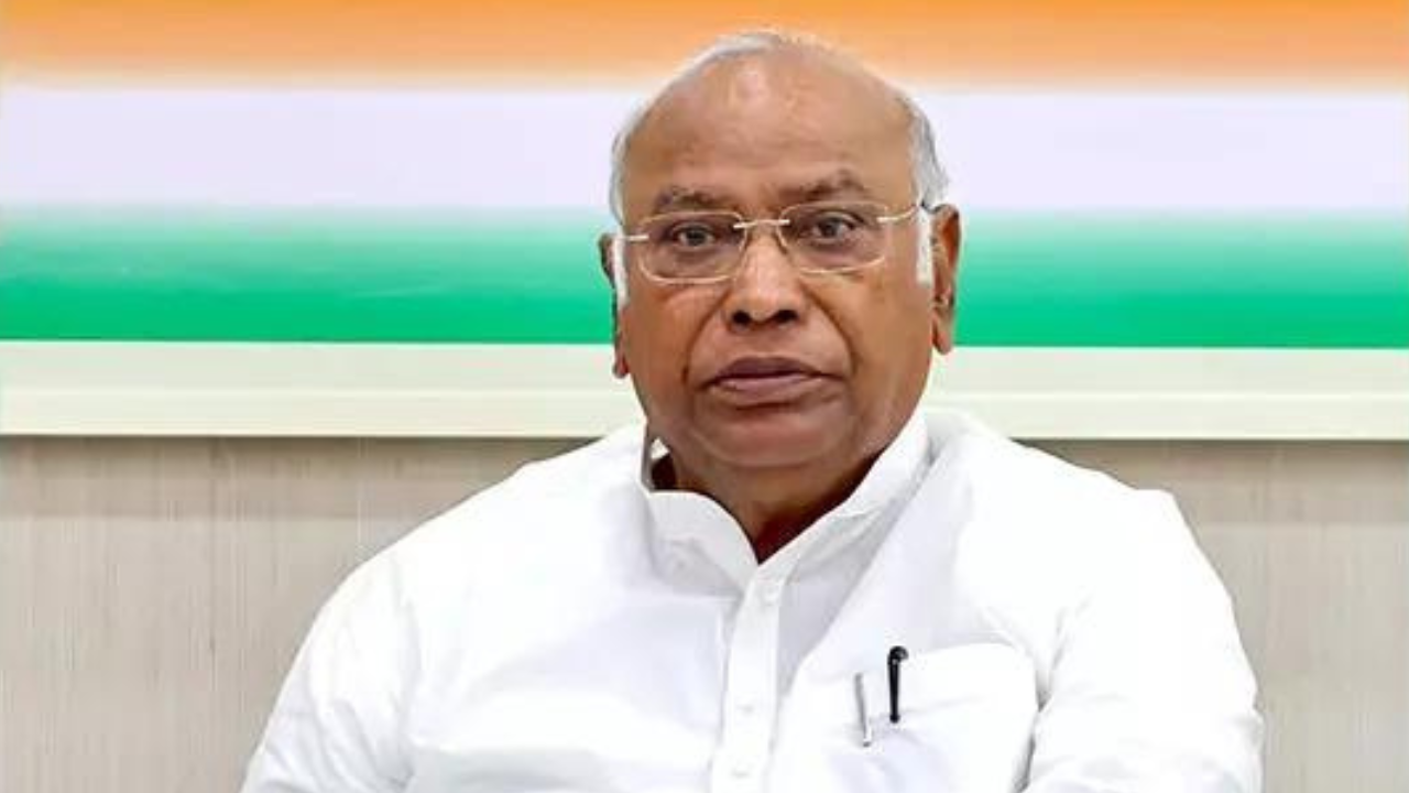 Karnataka govt denies BJP claims,says land allotted to Kharge son as per rules