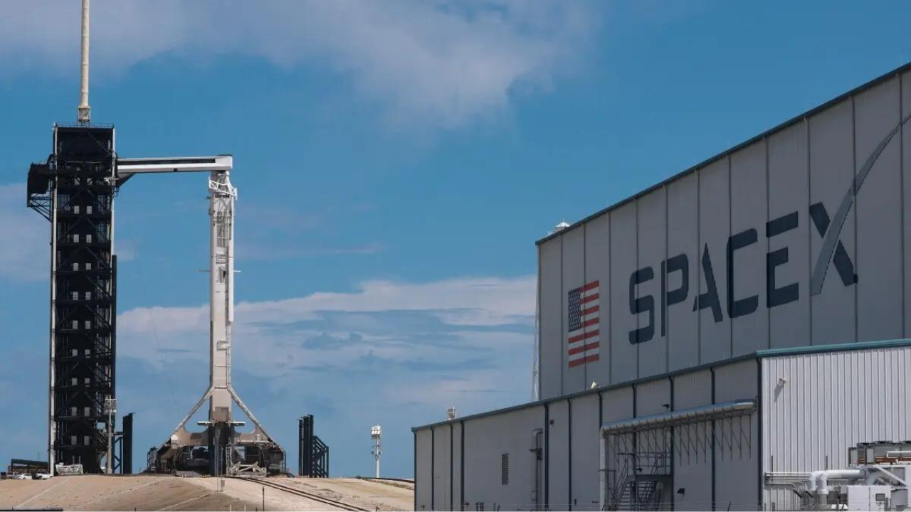 Helium leak delays launch of SpaceX’s Polaris Dawn Mission