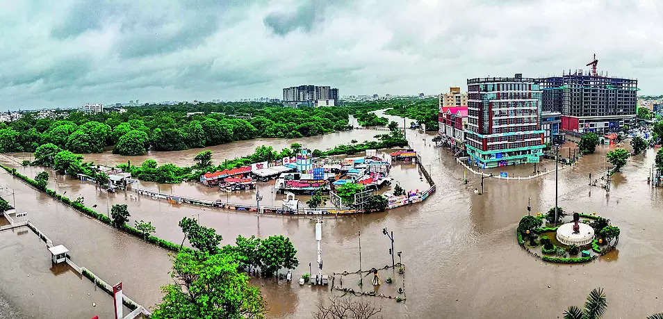 City deluged as Vishwamitri breaks its banks