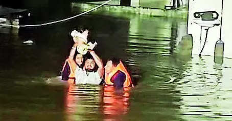 Central Gujarat brough to a standstill, bridge on highway to MP collapses