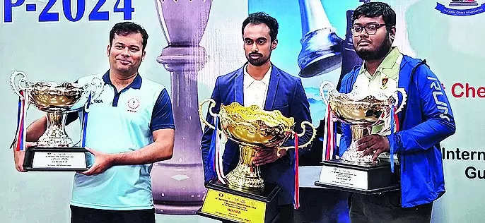 Ganguly slips, Venkataraman wins title