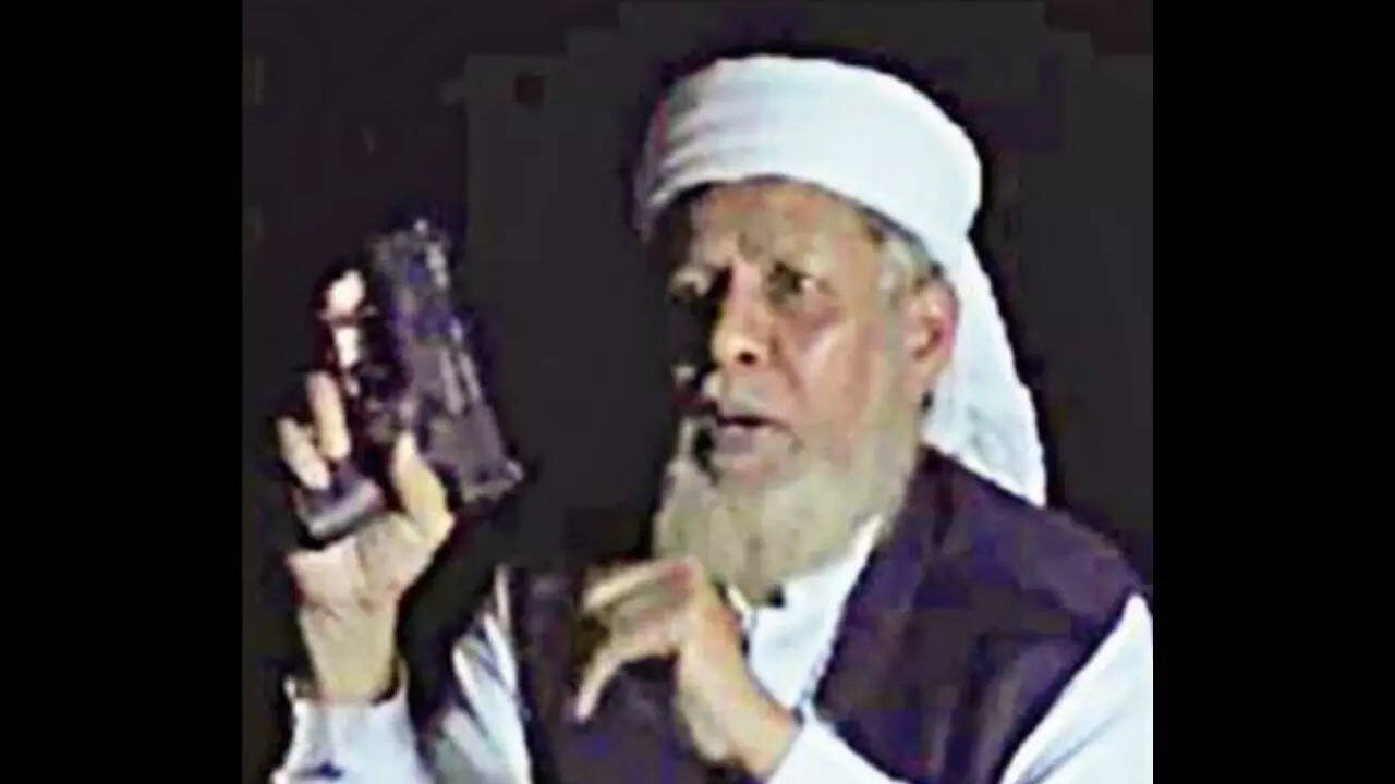 Pak-based terrorist sounds train alarm, threatens disruptions in Delhi, other cities