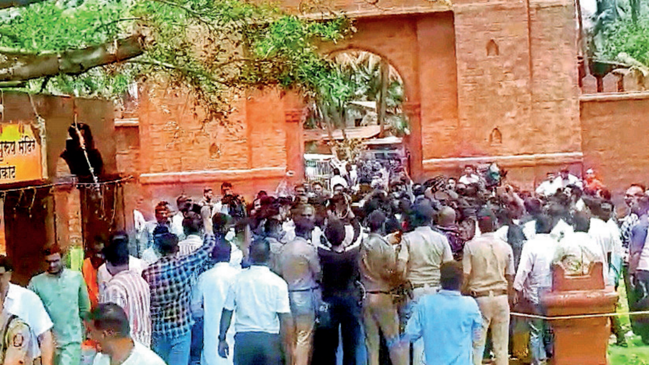 Shivaji statue collapse: BJP leader Narayan Rane’s men hold UBT netas inside fort for over an hour