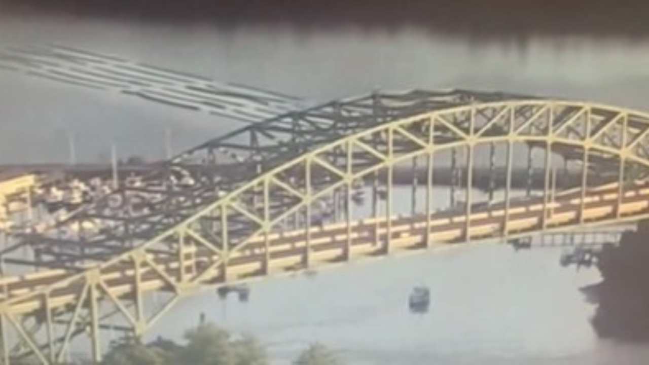 Police kills man on Piscataqua River Bridge, body of an 8-yr-old found from his car