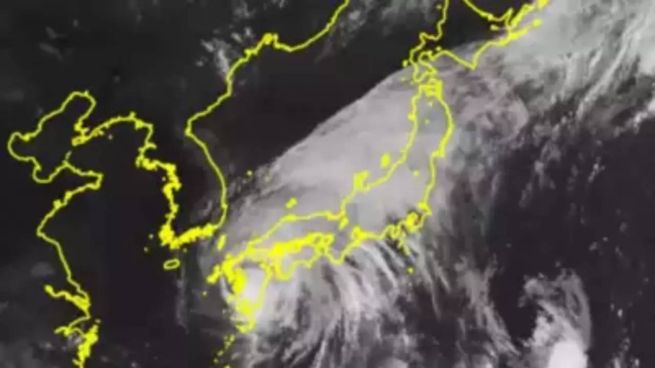 Typhoon Shanshan brings torrential rains, travel turmoil across Japan