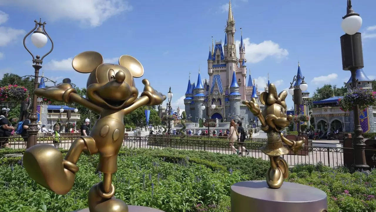 Chaos at Disney World Florida: Fight and balloon pop sparks active shooter rumours