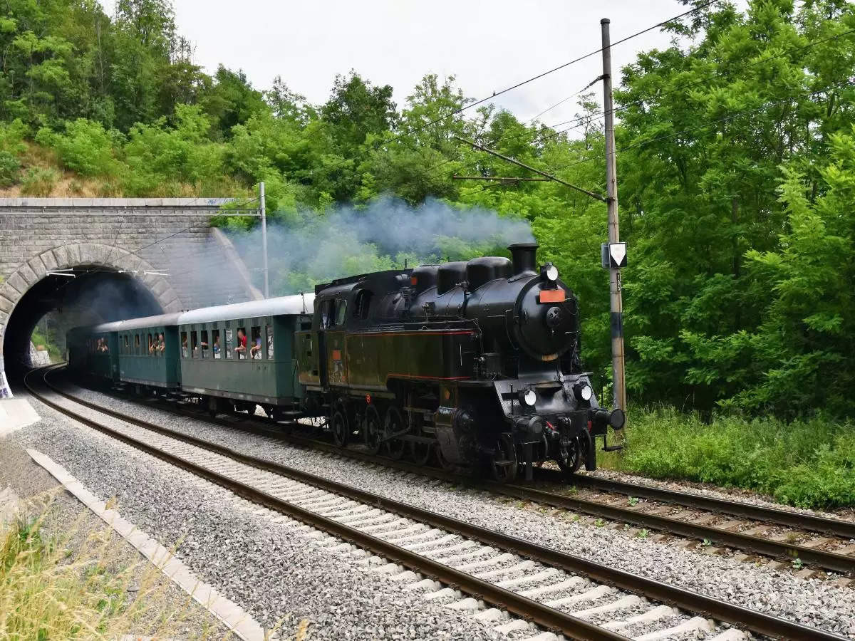 Nilgiri Mountain Railway, for a timeless journey through India’s scenic splendour