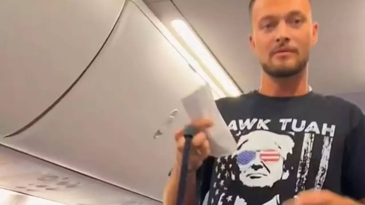 'Hawk tuah spit on that thang': Man kicked out of Delta flight over Trump t-shirt