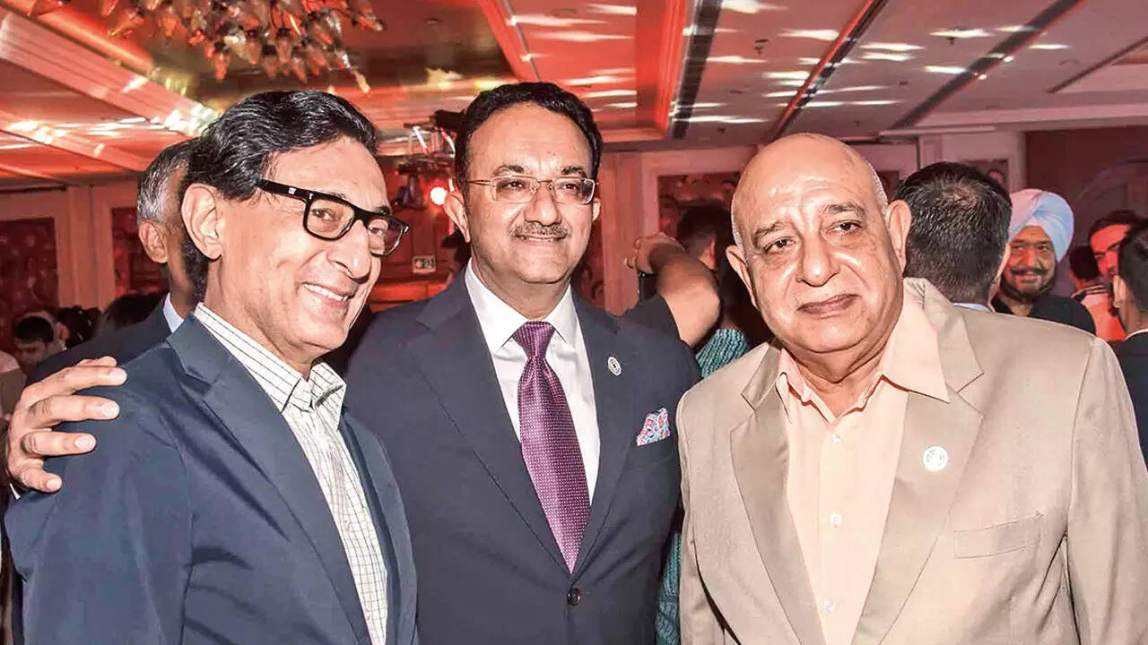 (L-R) Sunit Tandon with Diljeet Titus, co-host of the event and K Sultan Singh, Secretary General, NRAI