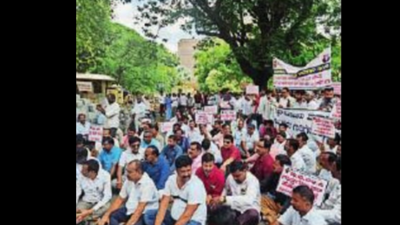 BBMP contractors protest, halt city infra works worth Rs 2,000 crore over pending bills