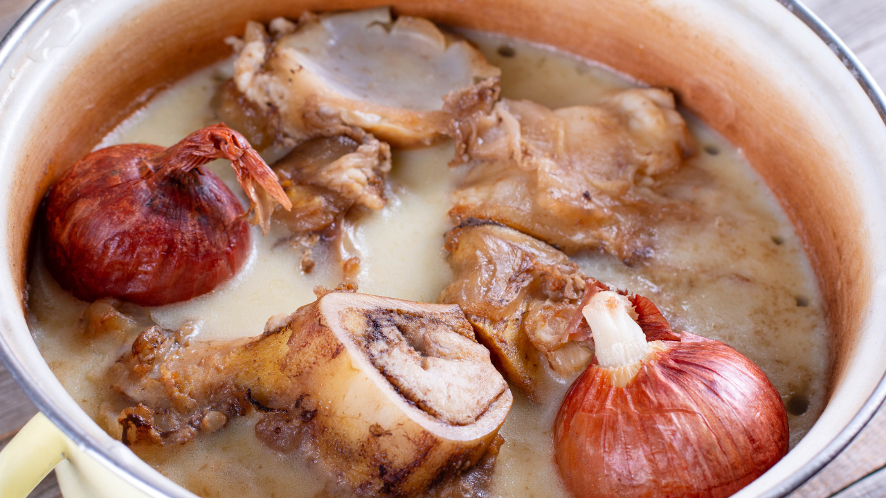 5 benefits of having bone broth once a week