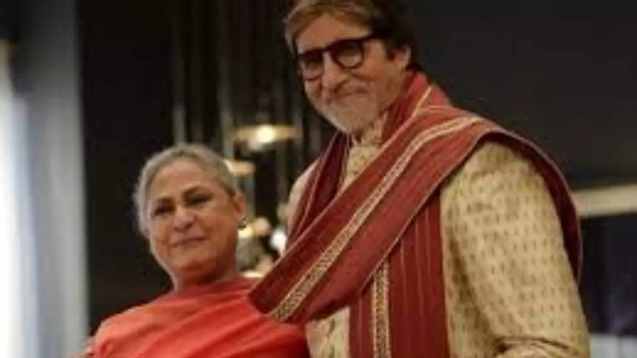 Amitabh Bachchan: When Amitabh Bachchan clarified Jaya Bachchan's statement about managing three kids at home: 'Teen bachhe samhaalne padhte hai' Filmymeet