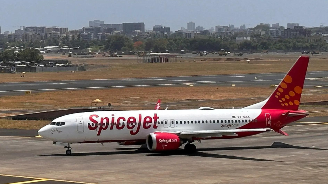 The Headlines – 2nd time: Lessor Carlyle to convert part of SpiceJet dues into equity at 63% share price premium