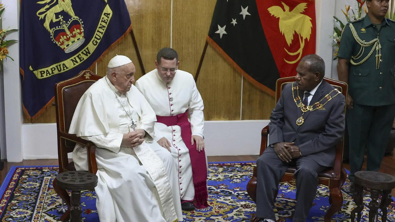 Pope urges end to Papua New Guinea tribal conflicts and fair, sustainable extraction of resources