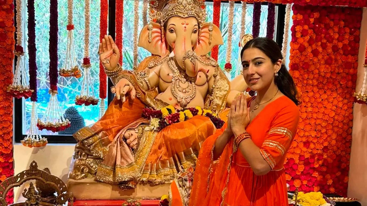 Sara Ali Khan look flawless in ethnic wear as she celebrates Ganesh Chaturthi at home 'May bappa bring only joy and peace to all of us' | Hindi Movie News Filmymeet