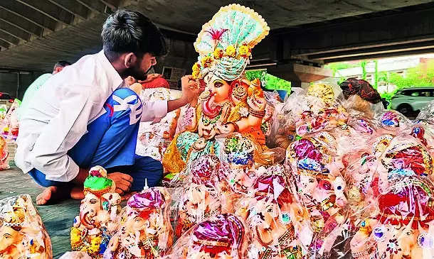 10-day Ganapati Mahotsav festivities start in city on notes of joy, devotion