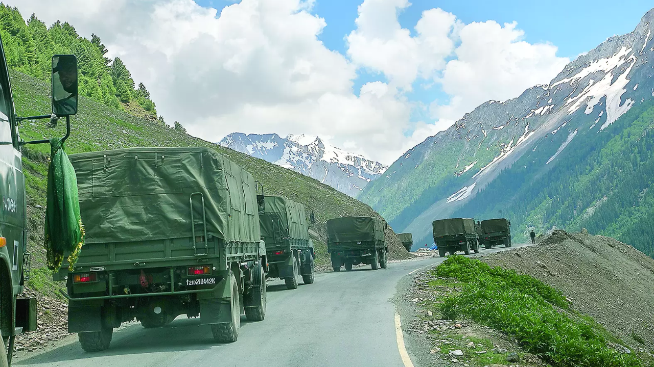 Highway linking Indo-China border opens after 3 days