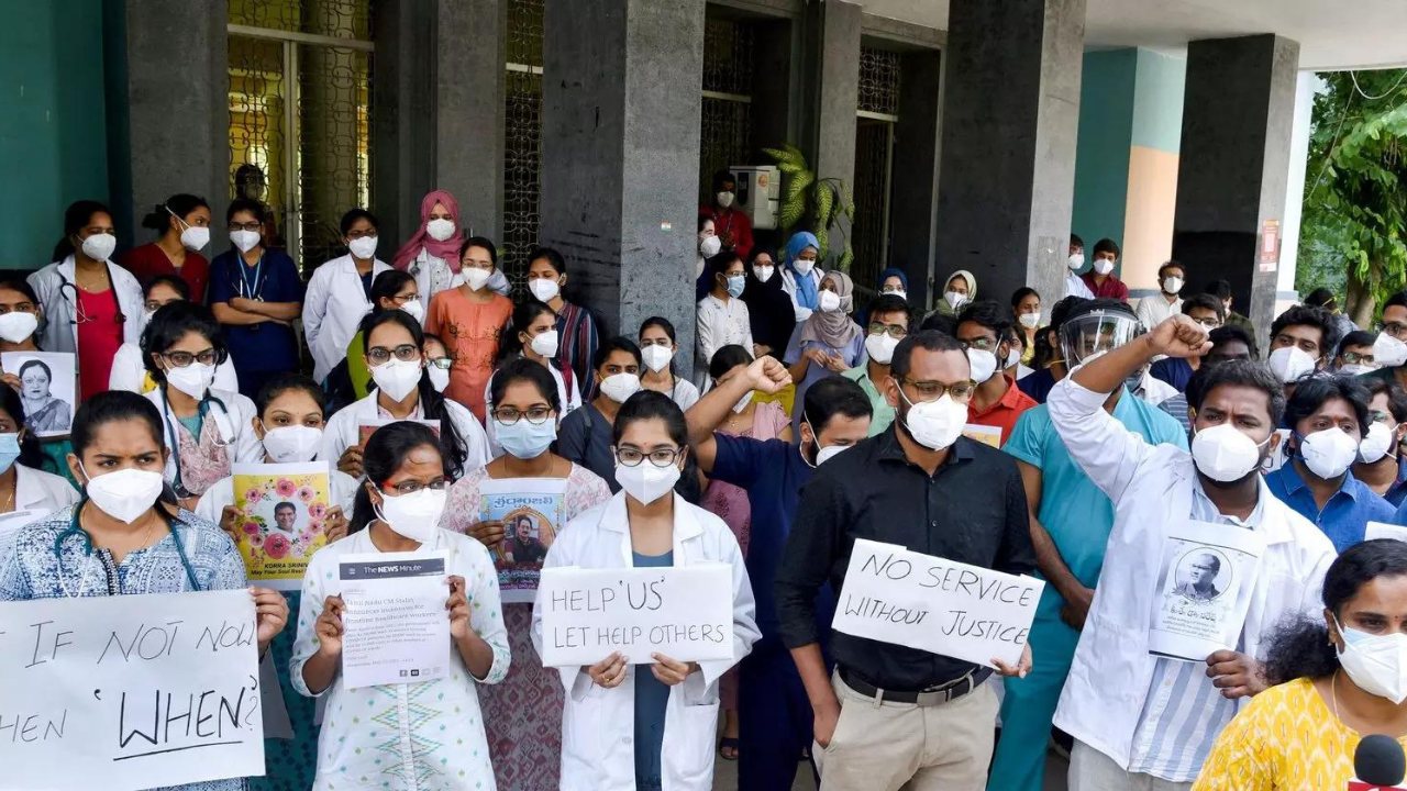 Woman throws slipper at doc, staff shut down OPD services