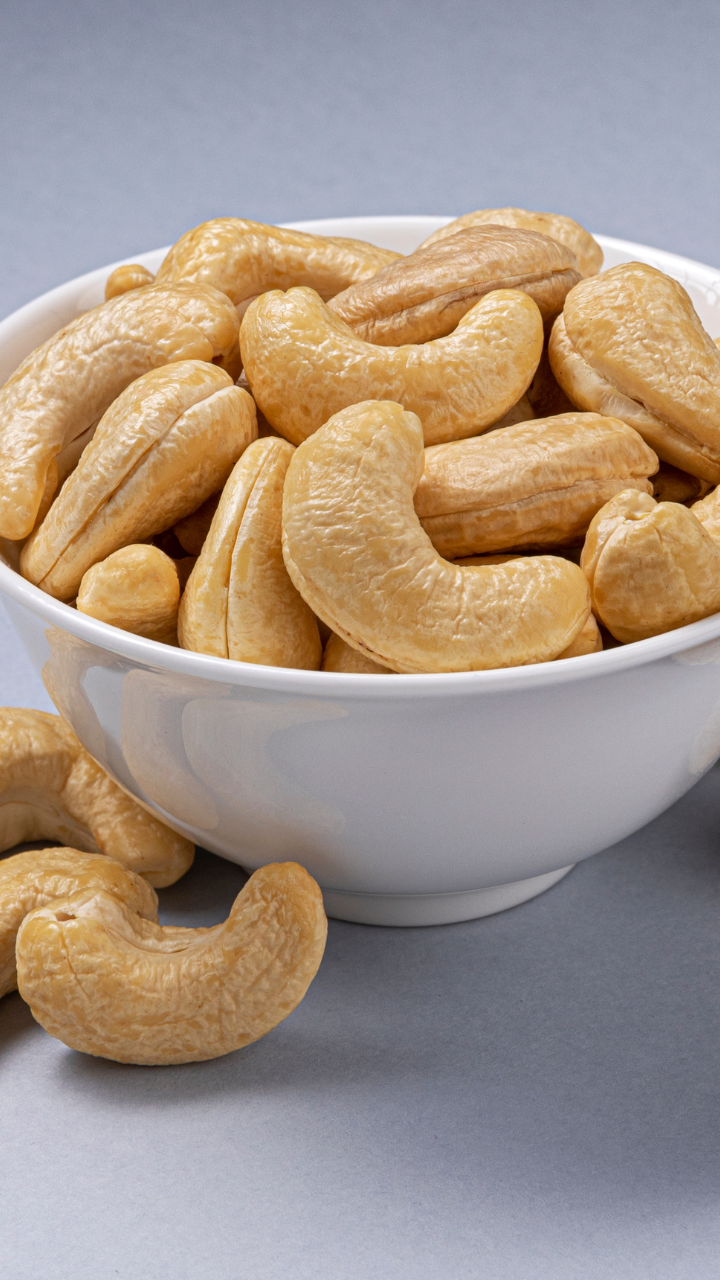 8 nuts with highest protein