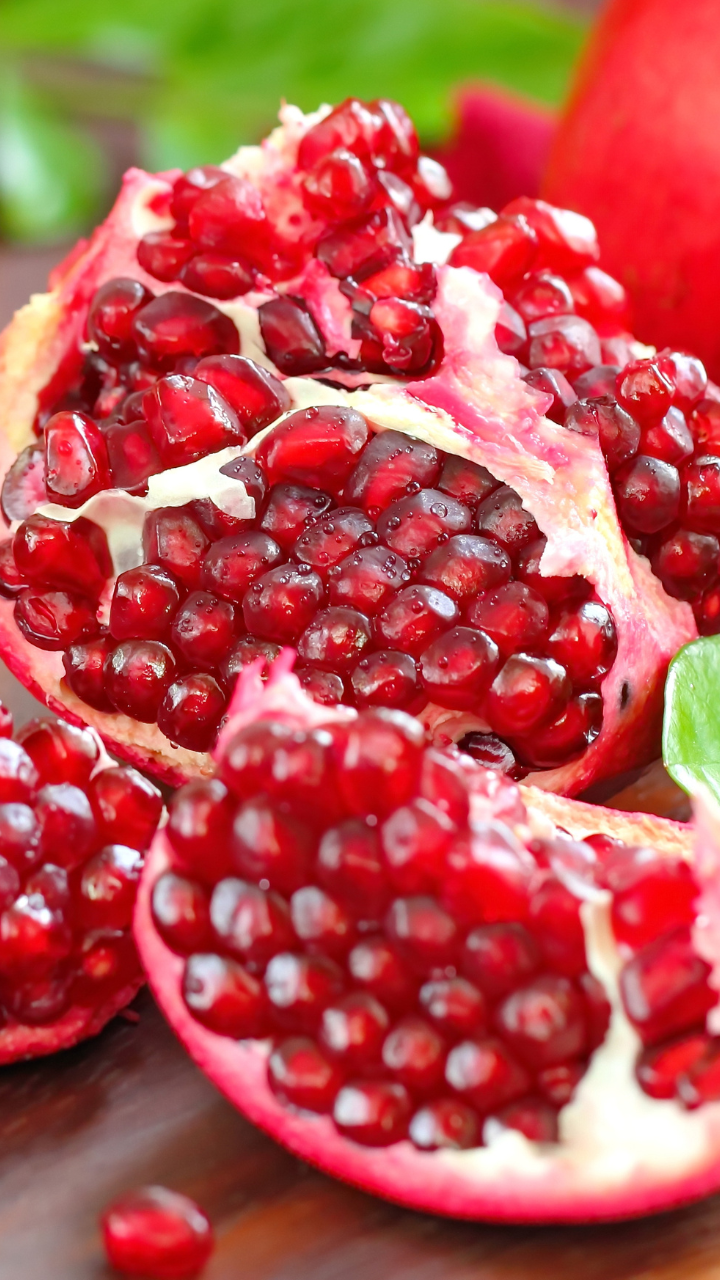 10 reasons to have 1 pomegranate daily