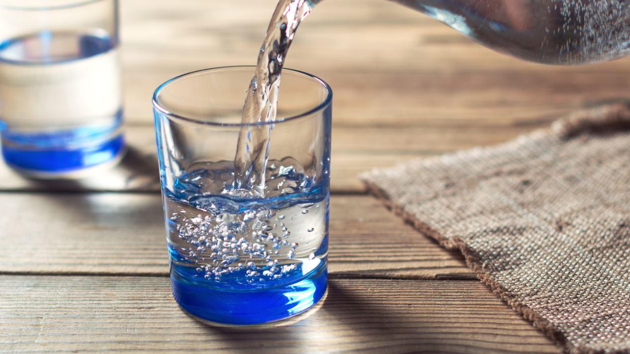 8 reasons to have a glass of water on an empty stomach