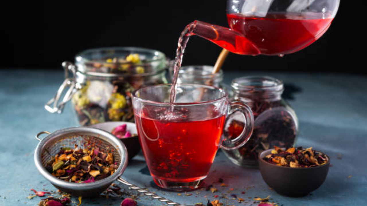 Why you must have fragrant and soothing rose tea daily