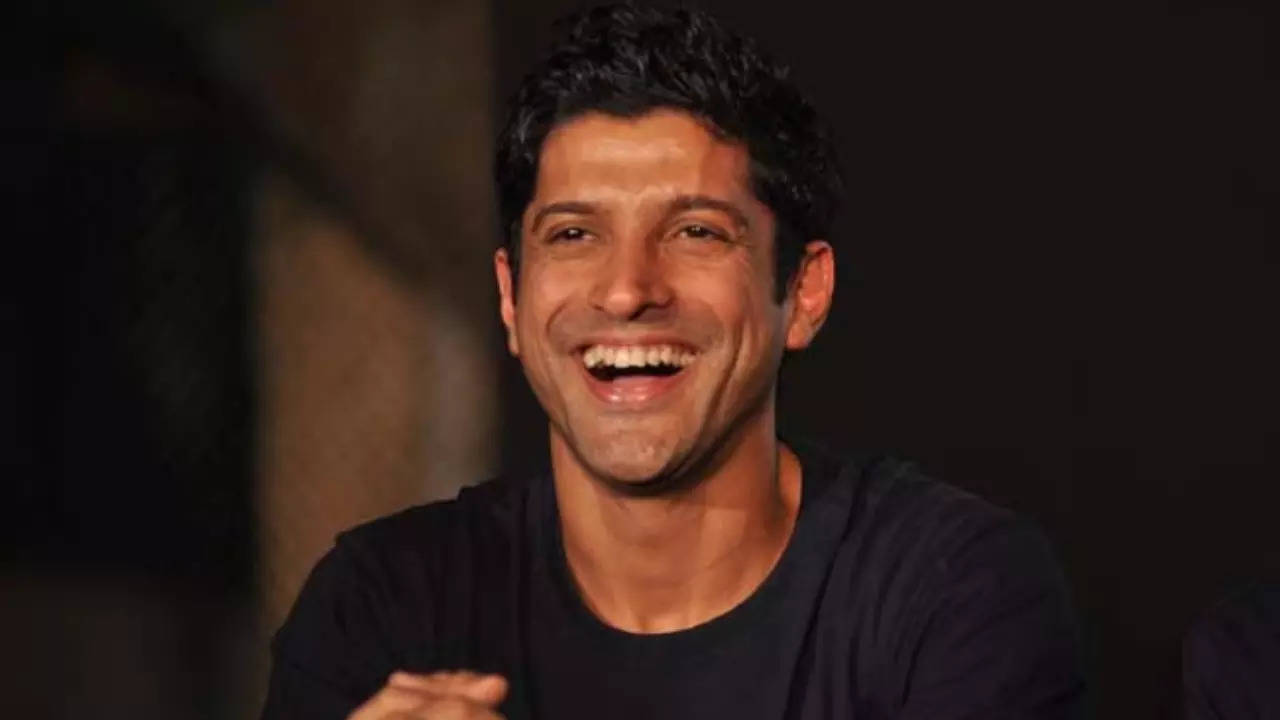 Farhan Akhtar shares behind-the-scenes picture of ‘120 Bahadur’ shoot in Ladakh | Hindi Movie News