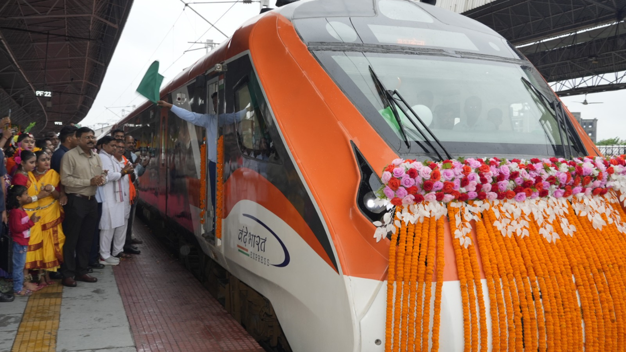 PM Modi flags off seven Vande Bharat trains from Jharkhand, boosting connectivity and economic growth