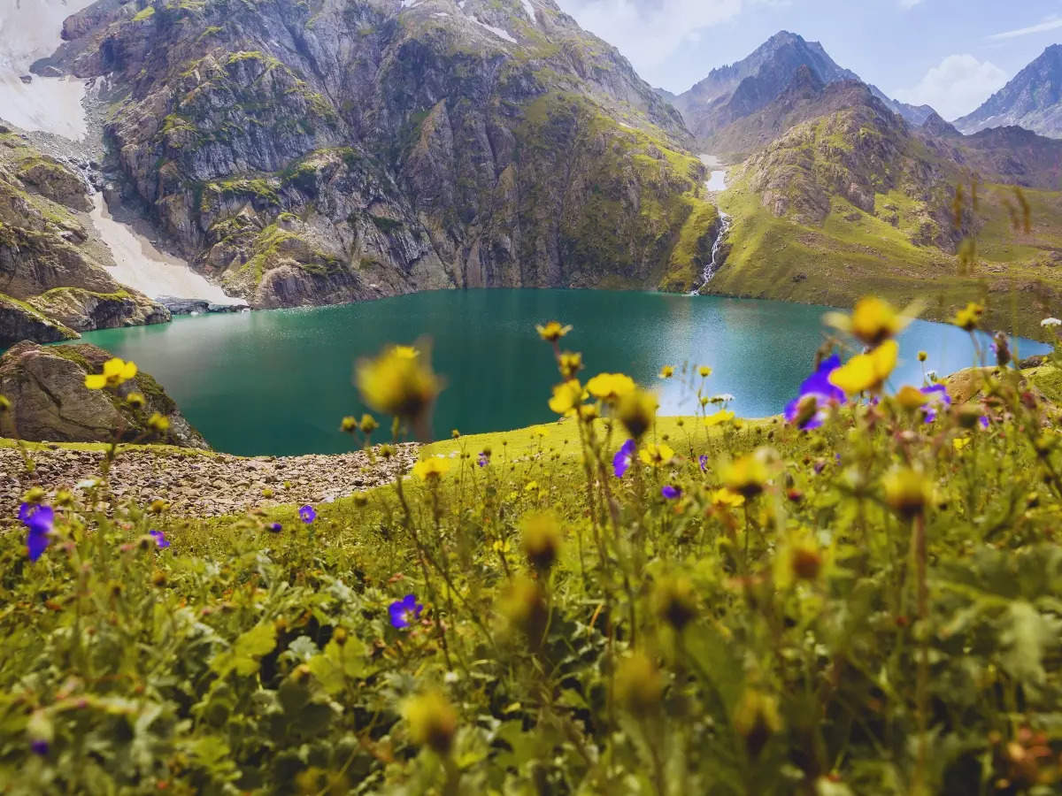 Mountain lakes in India with the bluest waters