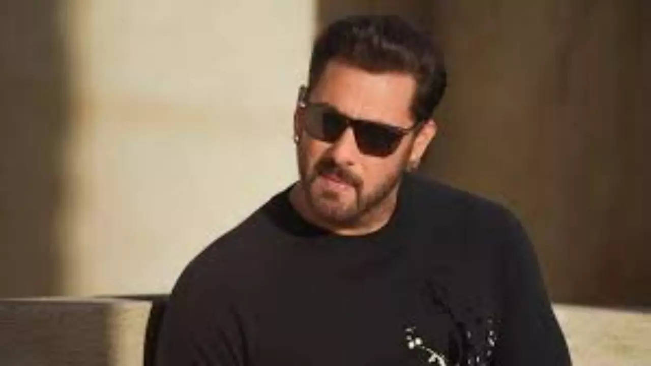 Salman's 1st public appearance post threat to Salim