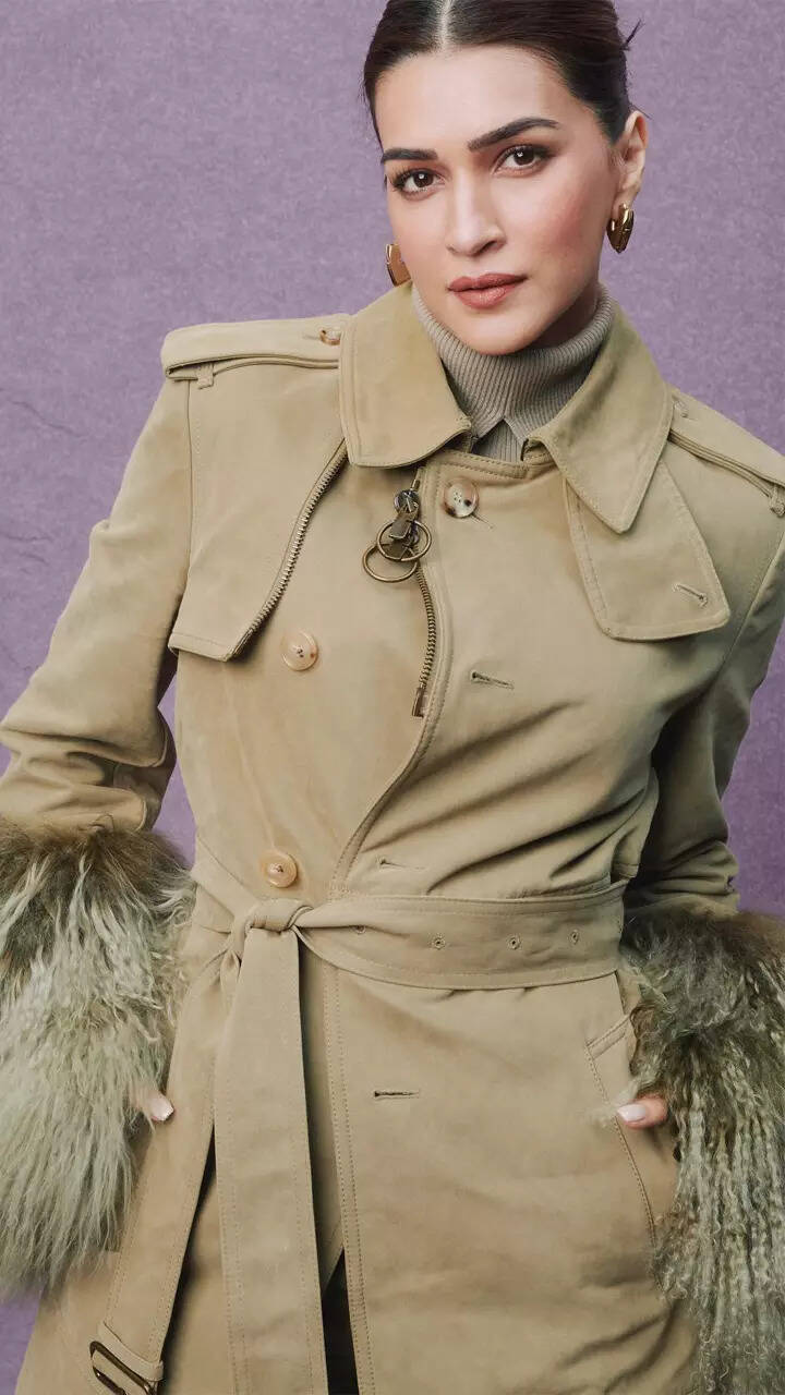 Kriti commands attention with her style at LFW