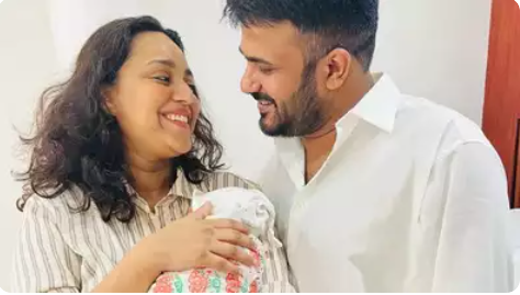 Swara Bhasker-Fahad Ahmad's daughter Raabiyaa turns one; see how the doting parents celebrated the special day with cake, balloons and more | Hindi Movie News Filmymeet