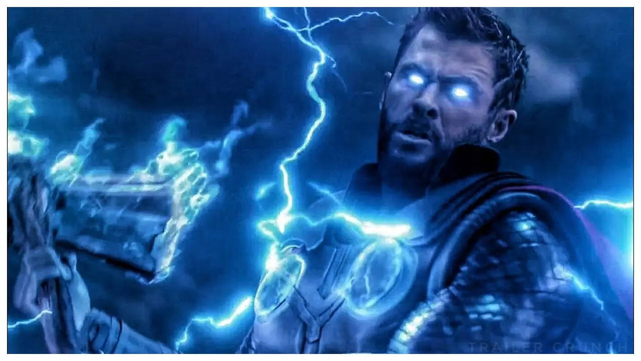 Chris on clip of Indian fans' EPIC reaction to Thor scene