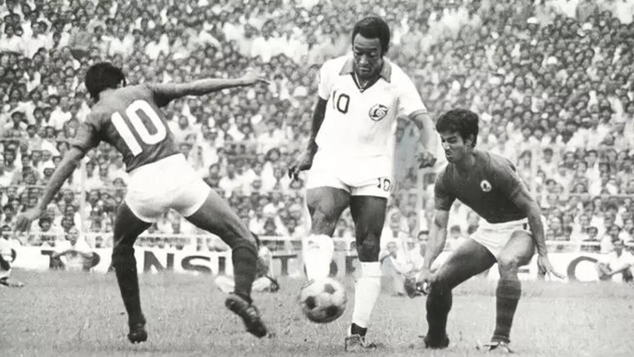 On this day, 47 years ago! When Pele brought Kolkata to a standstill