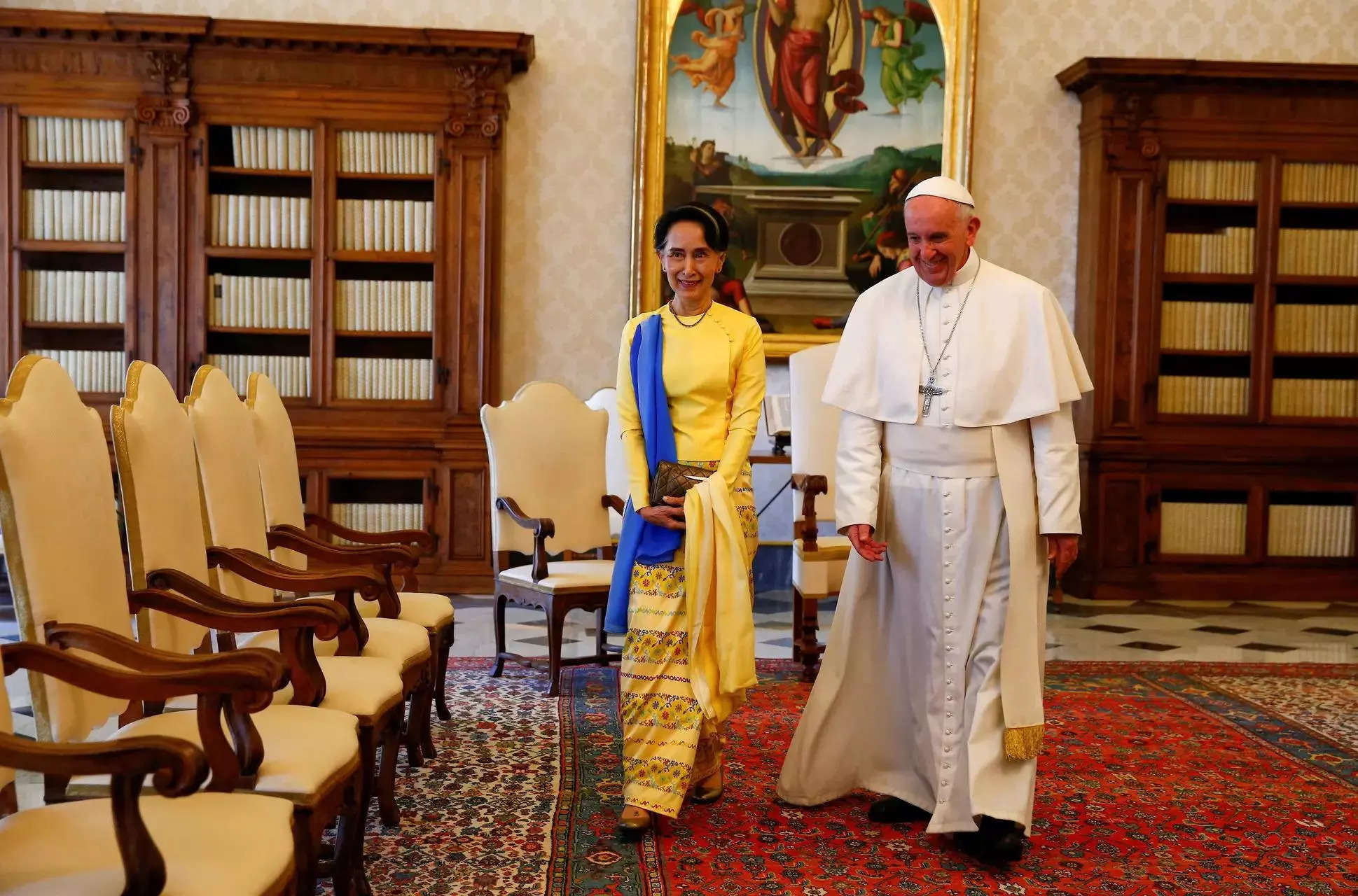 Pope offers refuge to jailed Suu Kyi: Report